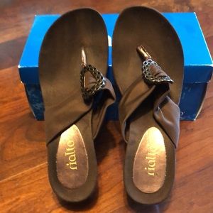 Rialto Lincoln Brown Sandal NIB
